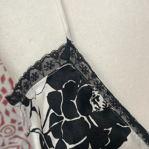 Victoria’s Secret Black White Lace Nightgown medium open front w/ floral design - Picture 3 of 8
